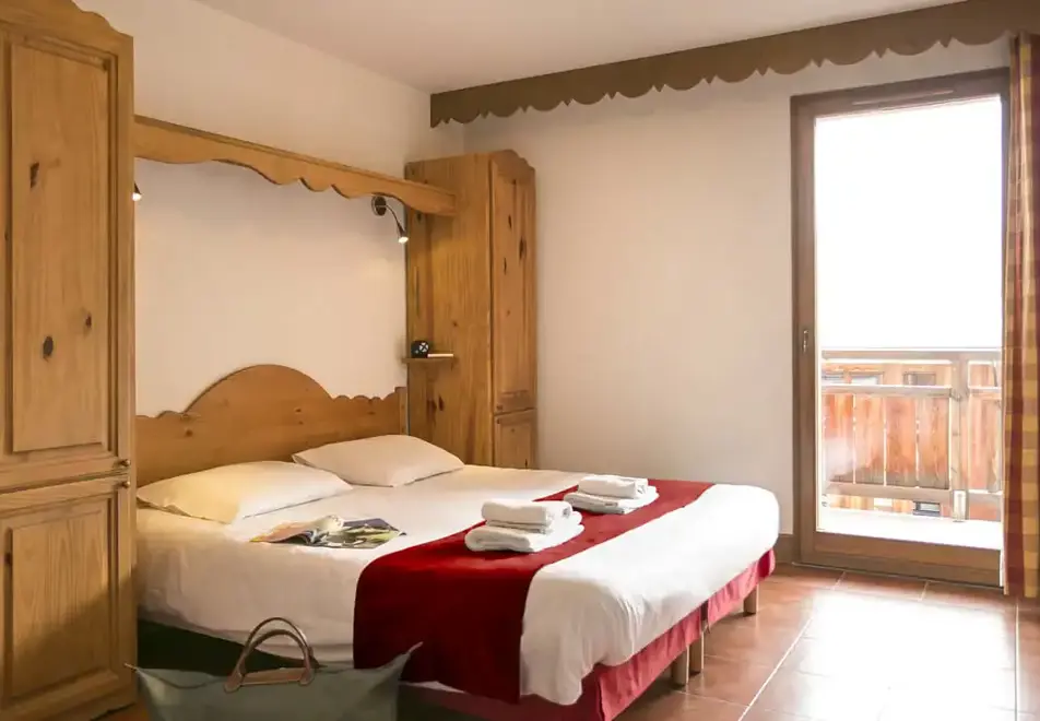 Hameau des Airelles, Montgenevre (self catered apartments)  (©Manu.Reyboz) - Double bedroom