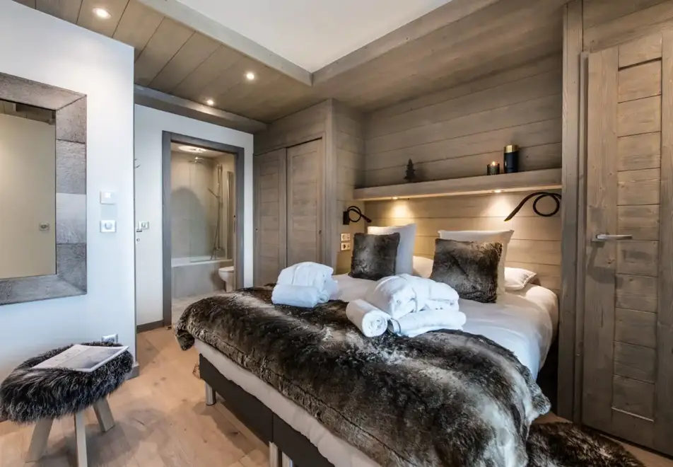 Yellowstone Lodge, La Tania (self catered chalet) - Chalet 2