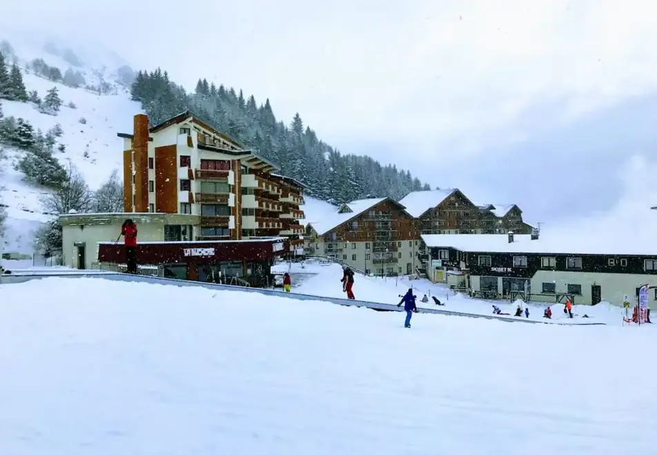 Les Balcons d'Aurea, Auris en Oisans (self catered apartments) - Easy slope access