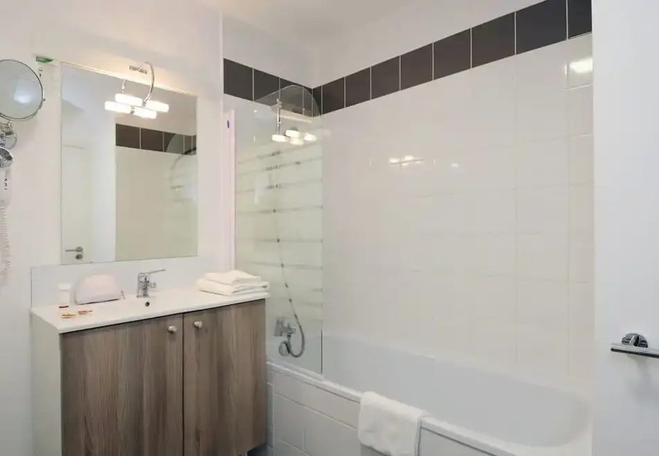 Les Balcons d'Aurea, Auris en Oisans (self catered apartments) - Bathroom