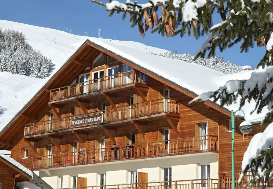 Ours Blanc, Les 2 Alpes (self catered apartments)