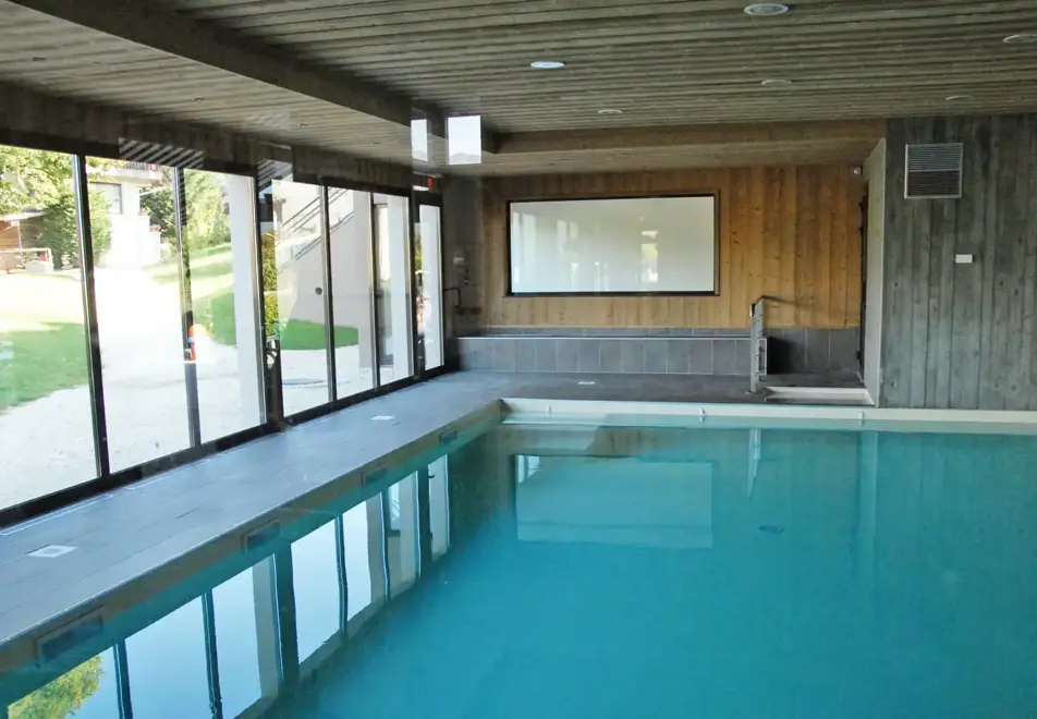 Les Chataigniers, Annecy (self catered apartment) - Indoor pool