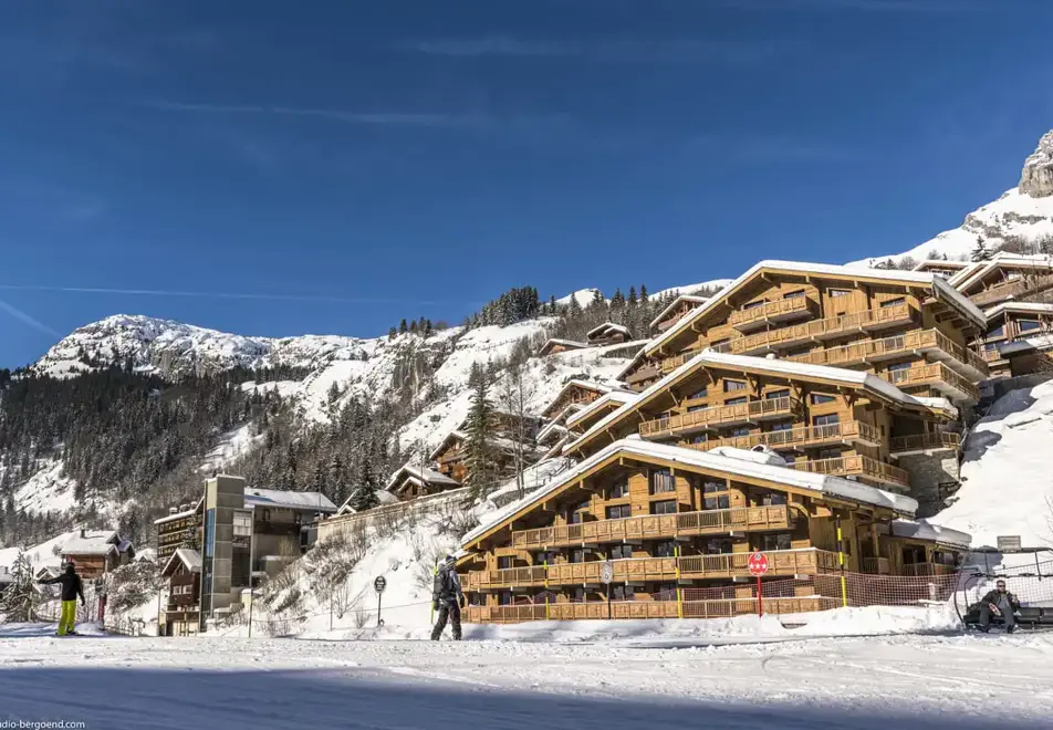 Le Roc des Tours, Grand Bornand (self catered apartments) - Close to ski slopes