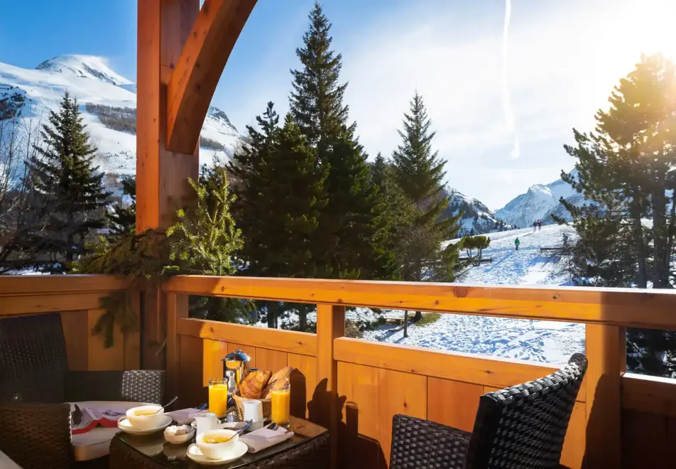 Chalet Mounier, Les Deux Alpes (Hotel) - Balcony view
