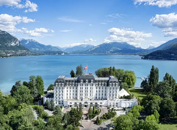 Imperial Palace, Annecy (B&B hotel) - Exceptional setting on Lake Annecy