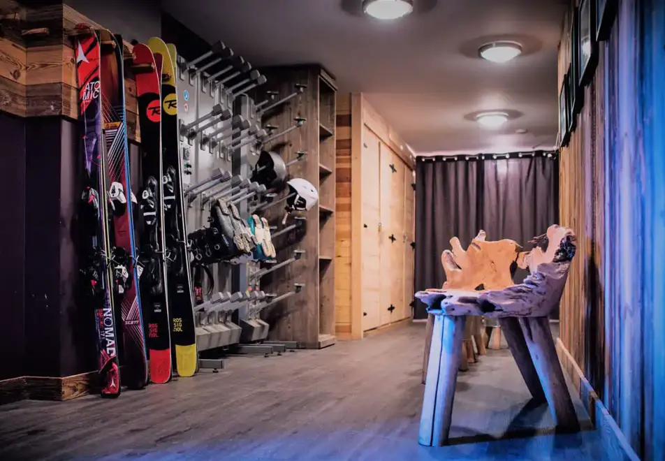Le Chalet Martine, St Martin de Belleville (catered chalet) - Locker room