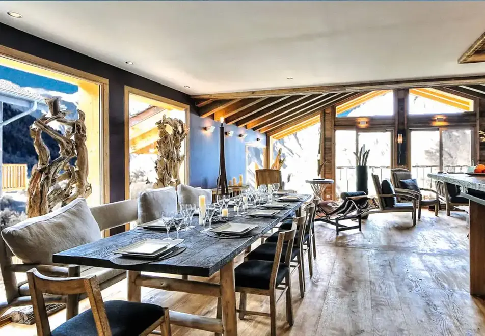 Le Chalet Martine, St Martin de Belleville (catered chalet) - Dining/lounge area