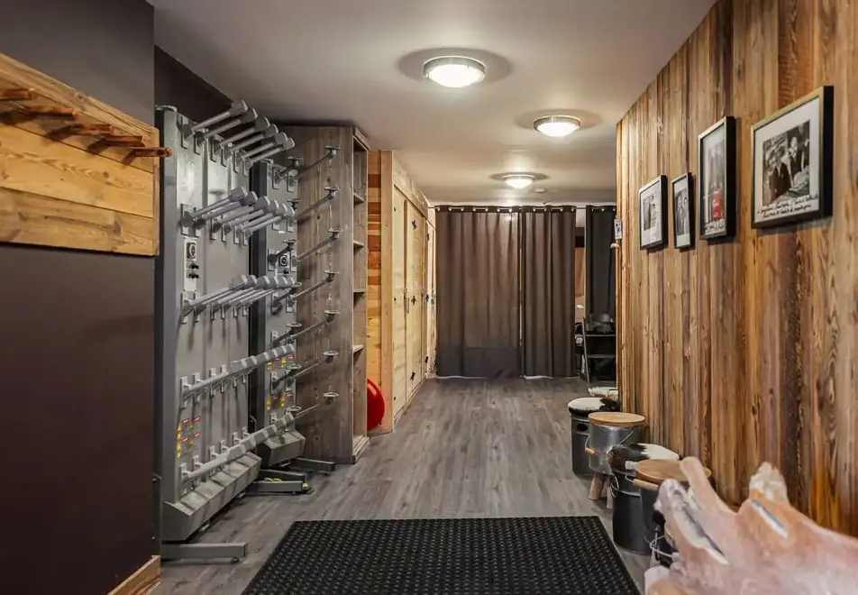 Le Chalet Martine, St Martin de Belleville (catered chalet) - Locker room