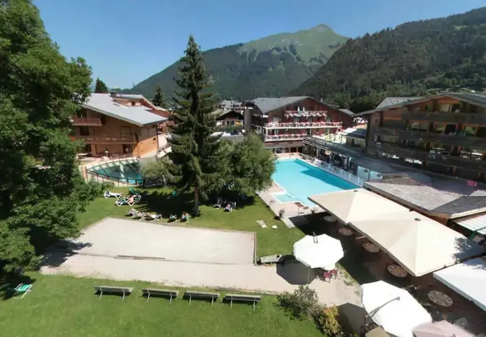Le Cret, Morzine (hotel)