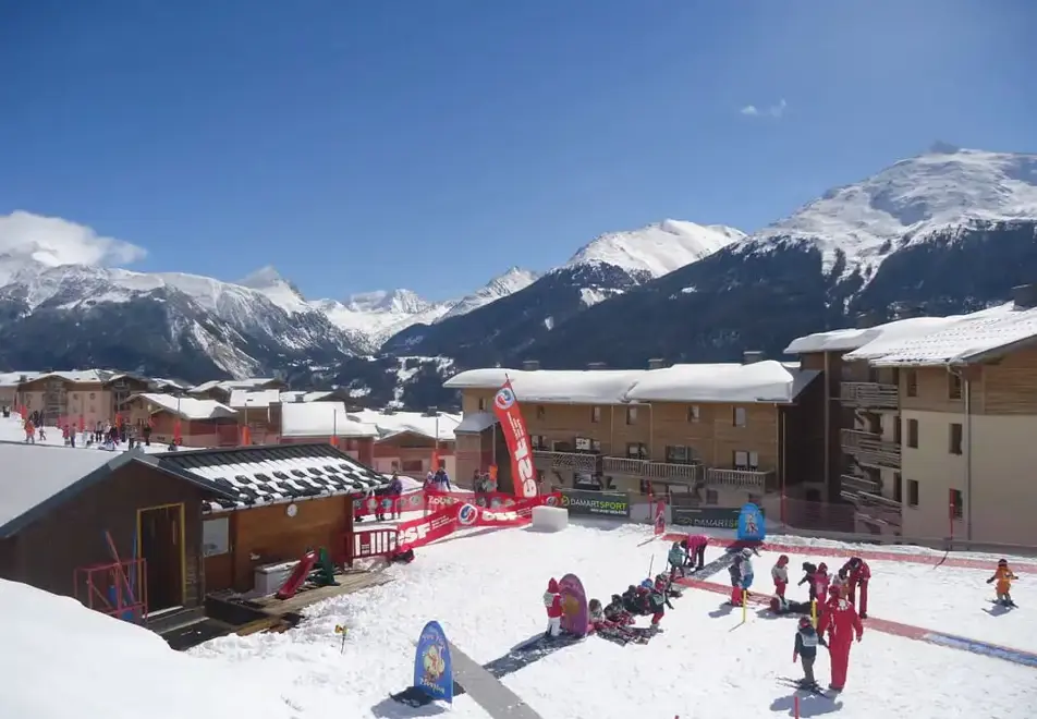 Flocons d'Argent, Aussois (self catered apartments) - Excellent location for skiing and ski school