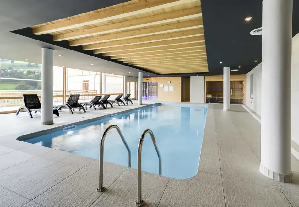 Les Fermes du Mont Blanc, Combloux (self catered apartments) - Indoor pool