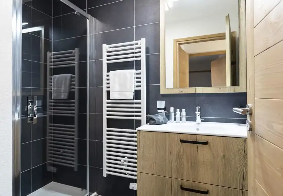 Neige et Soleil, Les Deux Alpes (self catered apartments) ©MReyboz - 2 Bedroom Alcove 8