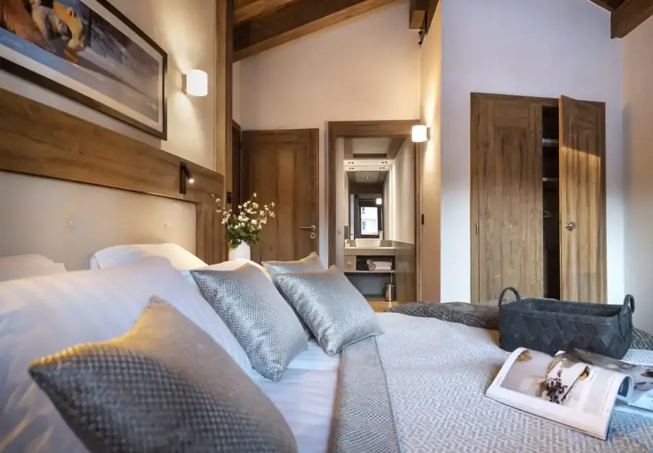 Amaya, Les Saisies (self catered apartments) - Typical double bedroom style