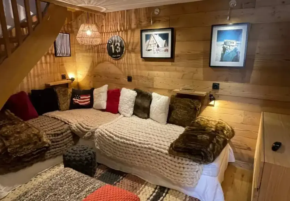 Chalet Felicita, St Martin de Belleville (self catered chalet) - TV area