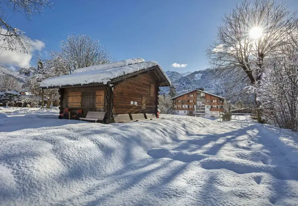 Neige et Roc, Samoens (hotel & apartments)
