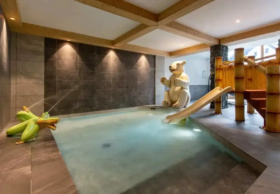 l'Alpaga, La Toussuire (self catered apartments) ©Foudimages - Childrens pool