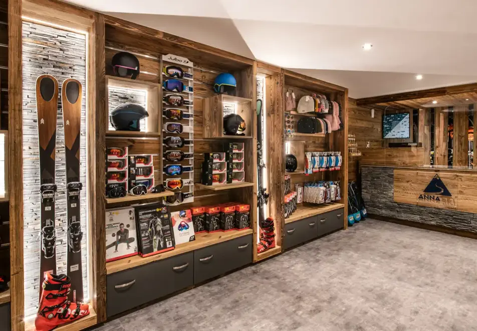 Kinabalu, Les Gets (self catered apartments) - Ski shop