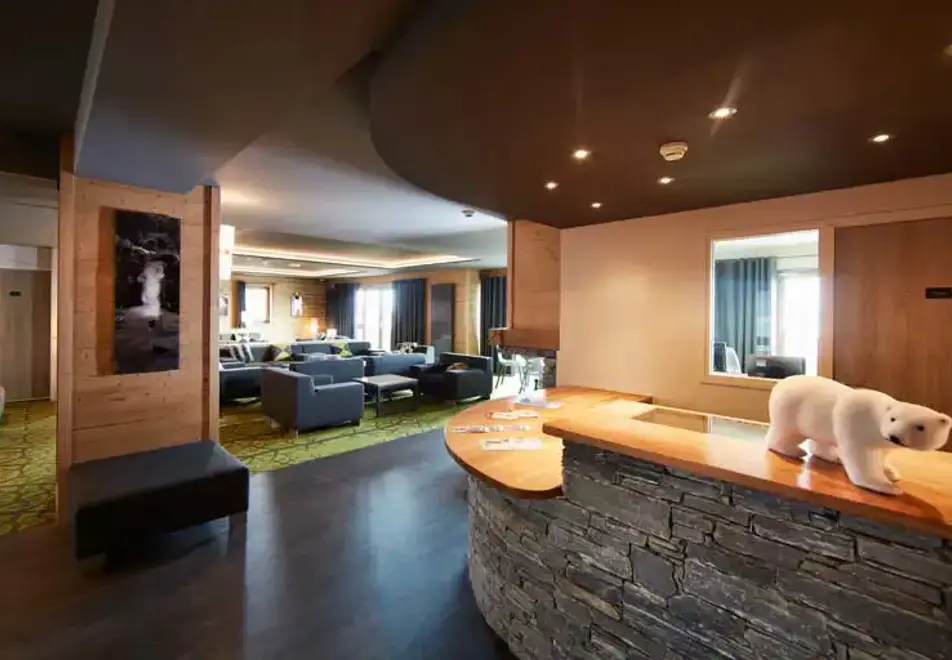 Les Chalets du Soleil, Les Menuires (self catered apartments) - Reception