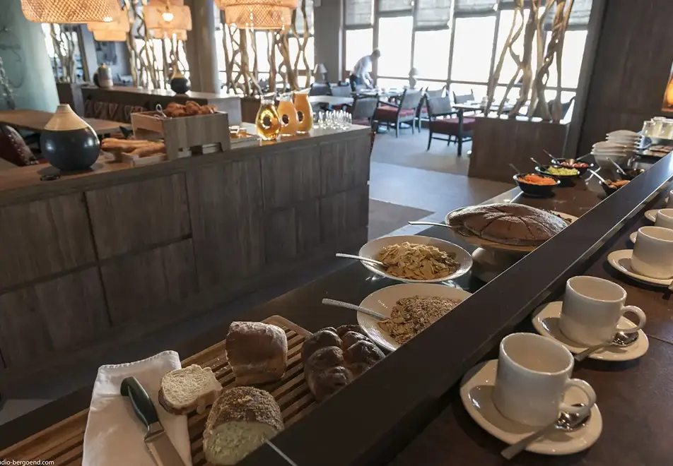 Le Taos, Tignes le Lac (self catered apartments & hotel) - Breakfast (©Studio Bergoend)