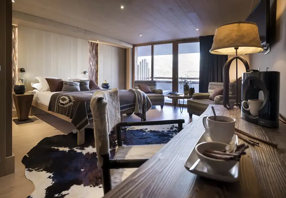 Le Taos, Tignes le Lac (self catered apartments & hotel) - Typical suite duo style (©Studio Bergoend)