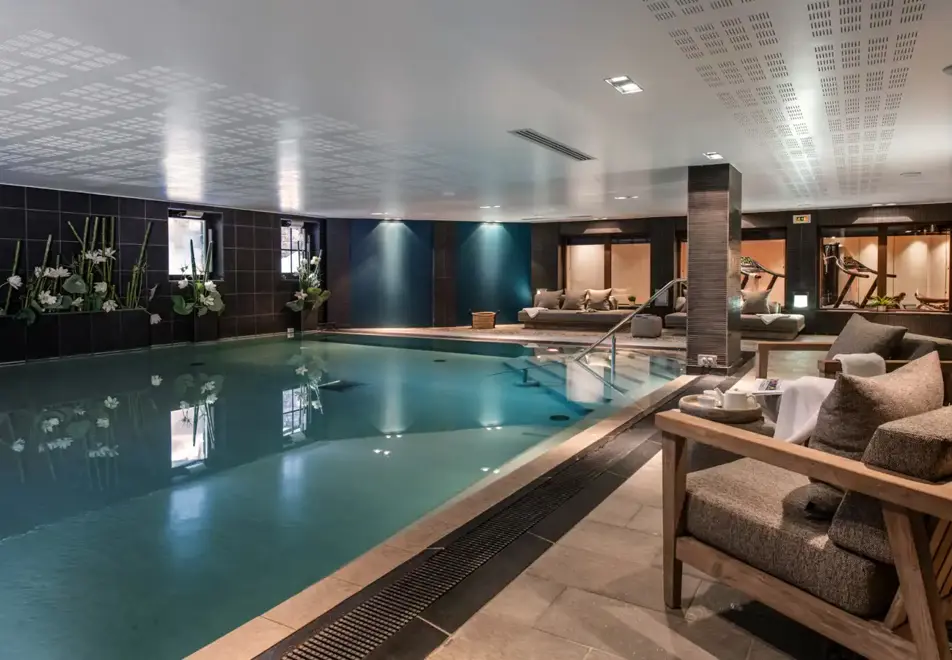 Manali Lodge & Suites, Courchevel Moriond (high end apartments) - Indoor pool