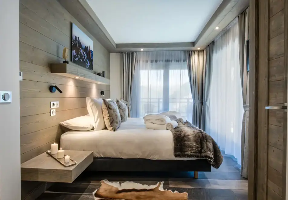 Canyon Lodge, Courchevel Moriond (self catered chalet) - Allnatt