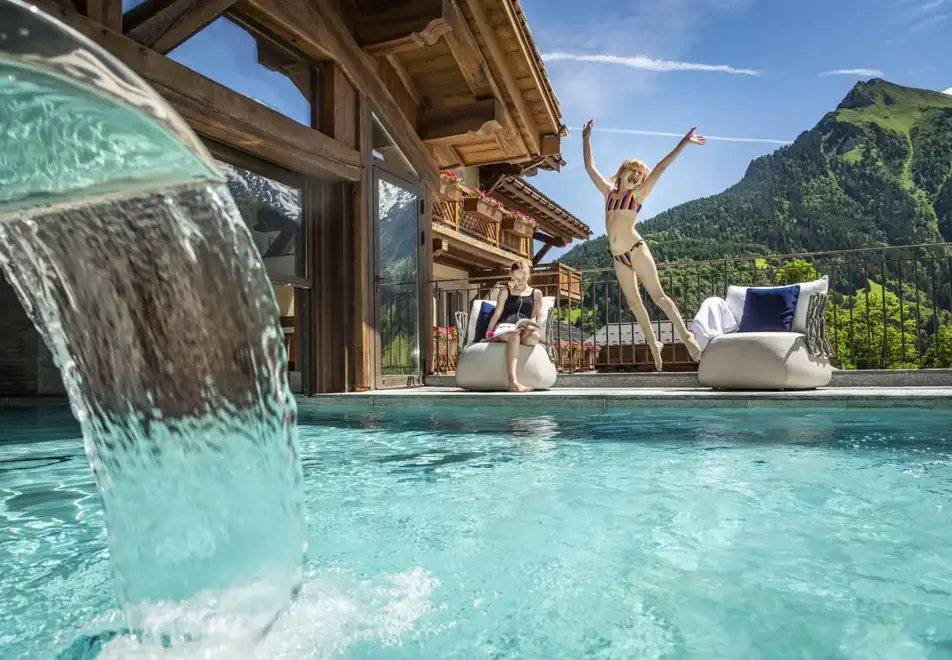 Hotel Armancette, St Nicolas de Veroce (hotel) - Indoor/outdoor pool