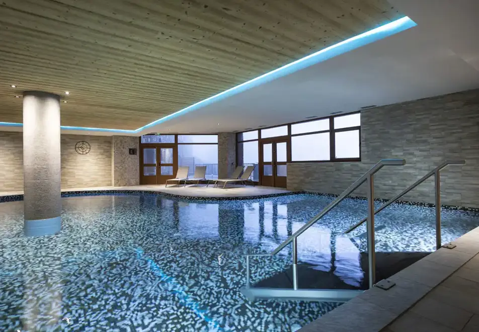 Daria-I Nor, Alpe d'Huez (hotel & apartments) - Indoor pool
