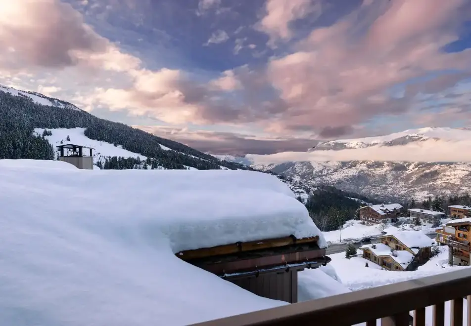 Mammoth Lodge, Courchevel Moriond (self catered apartments) - 7 bed penthouse