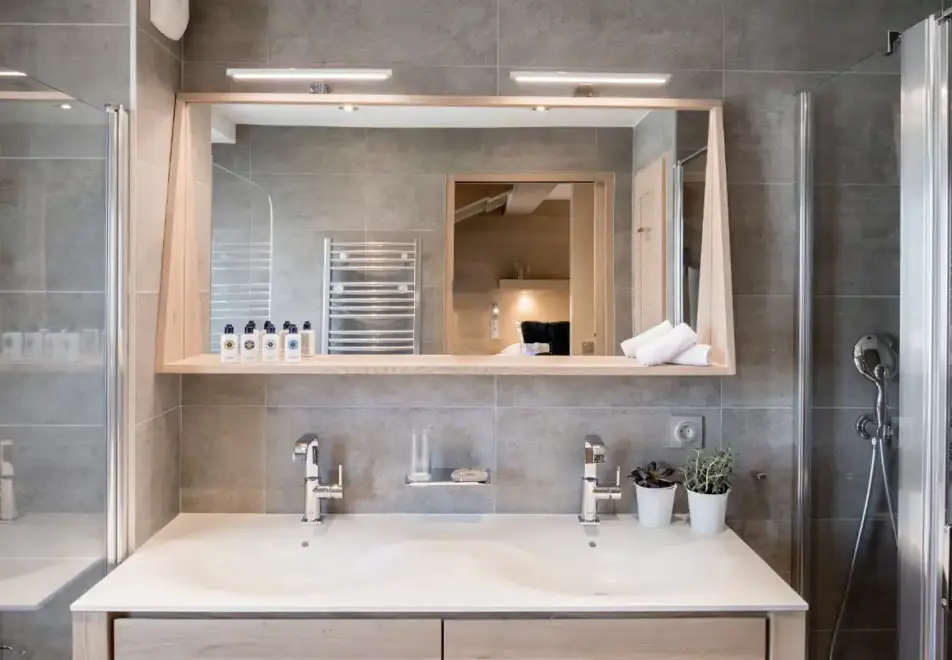 Mammoth Lodge, Courchevel Moriond (self catered apartments) - 3 bed 6