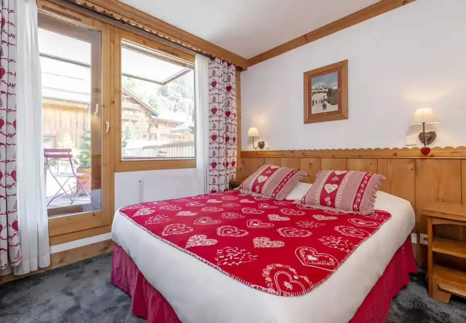 Eterlou, Meribel (hotel) - Typical Classique room style