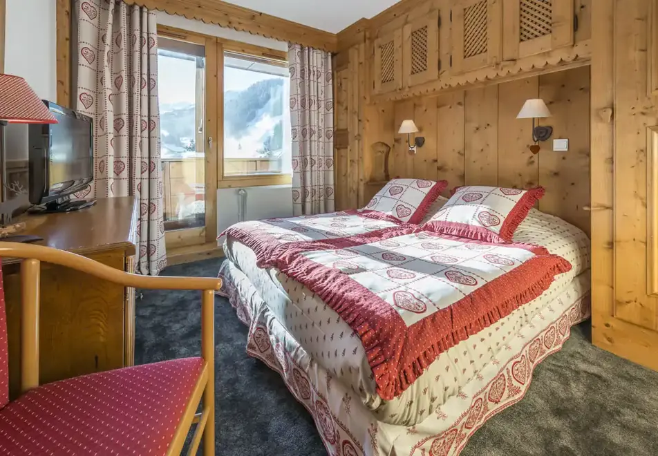 Eterlou, Meribel (hotel) - Typical Classique room style