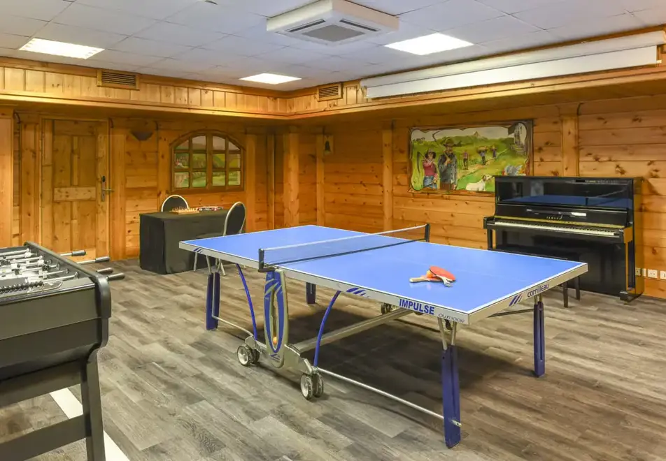 Eterlou, Meribel (hotel) - Games room