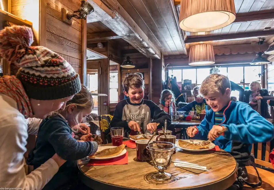 AlpenRuitor, Meribel Mottaret (Hotel) - Pancakes afternoons