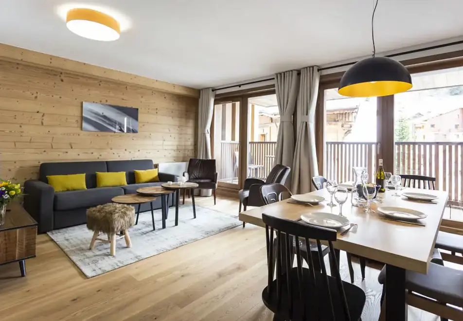 Diamant des Neiges, Plagne 1800 (self catered apartments) ©M.Reyboz - 2 bed alc sleeps 8