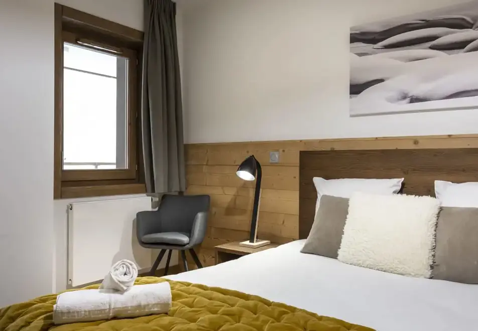 Diamant des Neiges, Plagne 1800 (self catered apartments) ©M.Reyboz - 2 bed alc sleeps 8