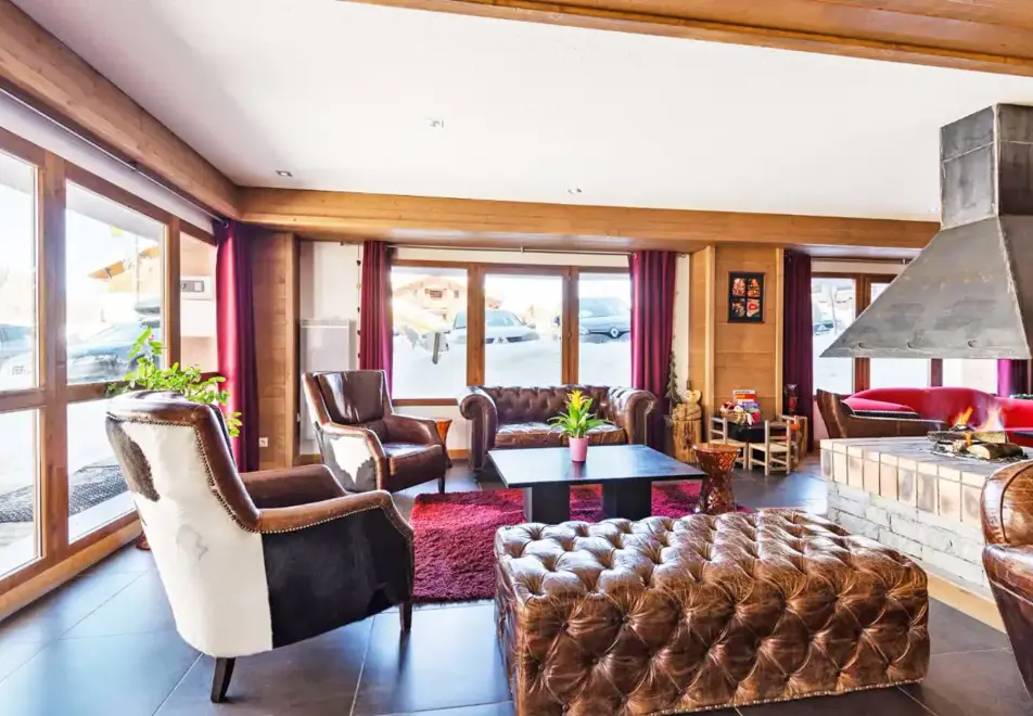 Les Chalets d'Edelweiss, La Plagne (self catered apartments) - Lounge with open fire