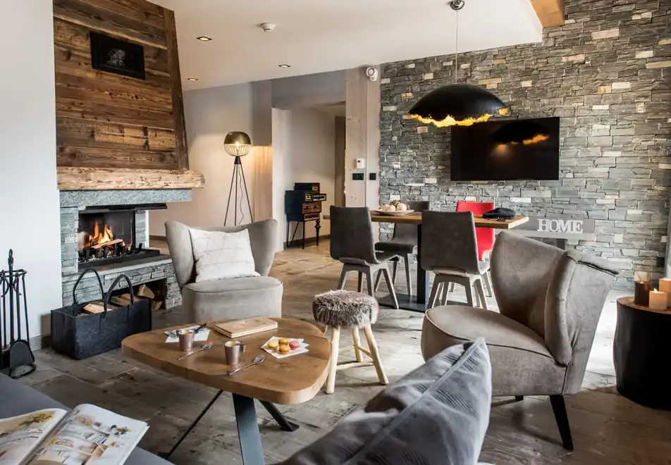Chalet Skadi, Val d'Isere (self catered apartments) - 2 bedroom sleeps 4 (Fireplace)
