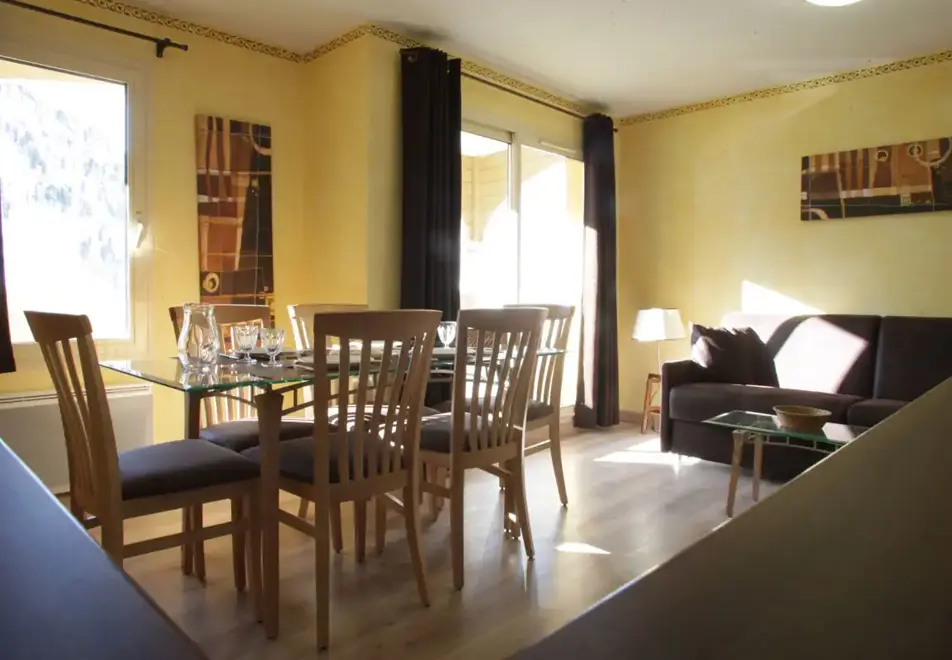 Terrasses d'Isola, Isola 2000 (Southern Alps) - Dining Area