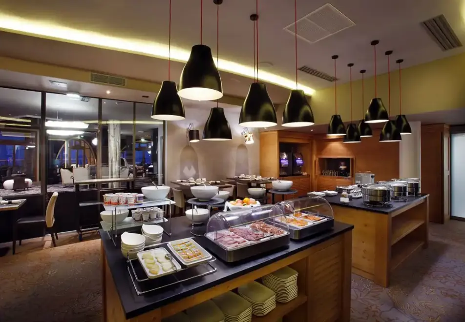 Koh i Nor, Val Thorens (hotel & apartments) - Breakfast