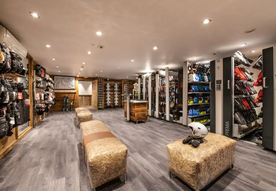 Manali Lodge & Suites, Courchevel Moriond (high end apartments) - Ski room