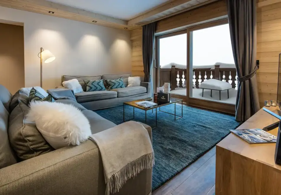 Manali Lodge, Courchevel Moriond (high end apartments) - Punsum