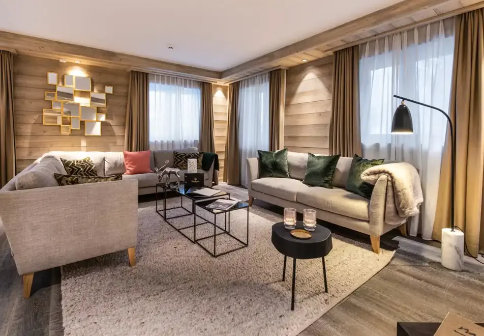 Manali Lodge, Courchevel Moriond (high end apartments) - Nanda