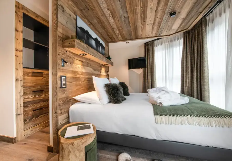 Manali Lodge, Courchevel Moriond (high end apartments) - Gyala