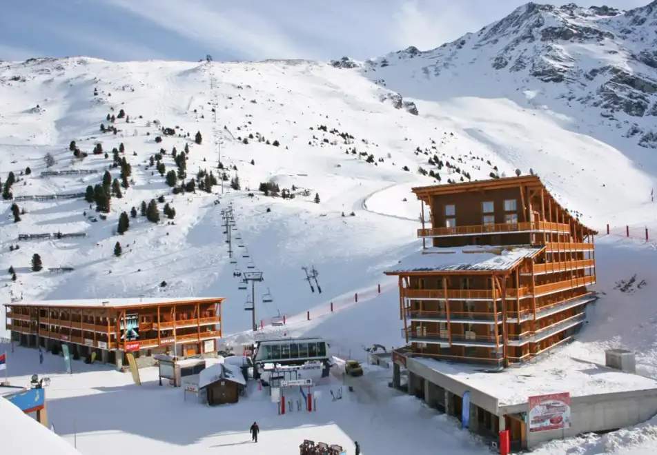 Cime des Arcs, Arcs 2000 (self catered apartments) - Foot of ski lifts