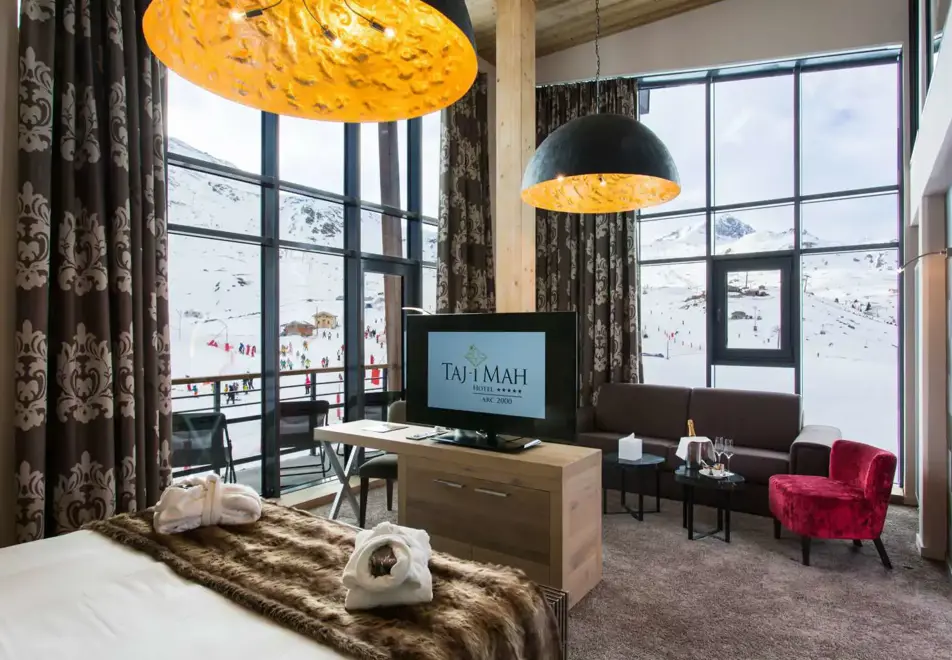 Taj I Mah, Arc 2000 (Hotel) - Mezzanine Suite