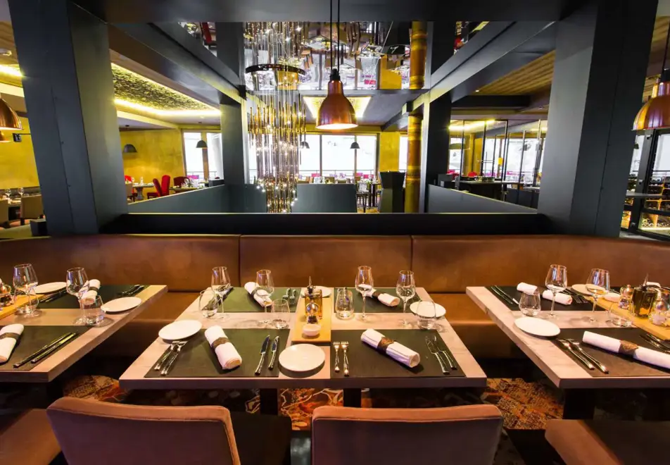 Taj I Mah, Arc 2000 (Hotel) - Diamant Noir Restaurant