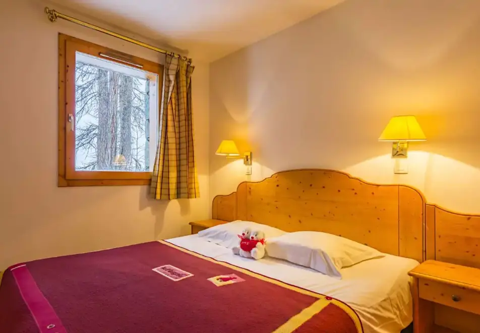 Aspen, La Plagne Village (self catered apartments) - Double Bedroom
