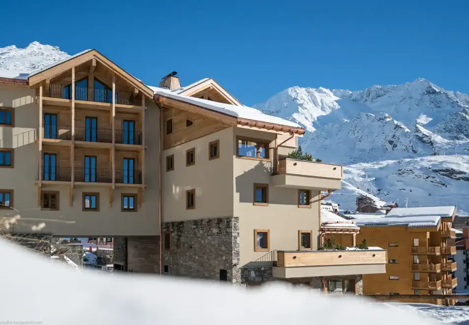 Chalets Cocoon, Val Thorens (self catered apartments) - Stunning backdrop