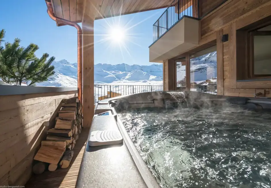 Chalets Cocoon, Val Thorens (self catered apartments) - Hot tub